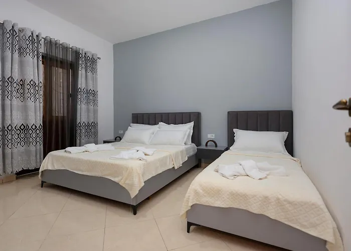 Berat Central Apartment Appartamento
