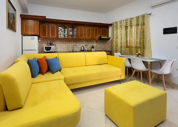 Berat Central Apartment Appartamento